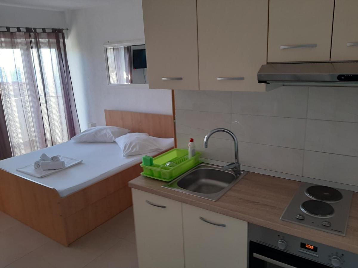 Apartments Monika Omis Exterior photo