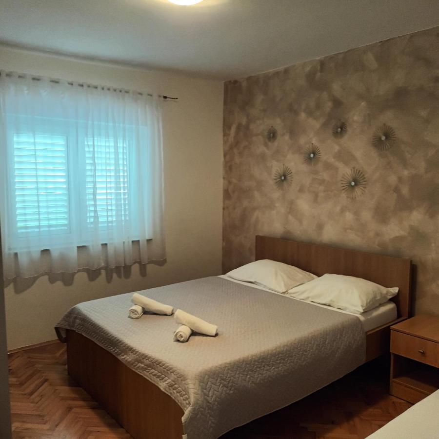 Apartments Monika Omis Exterior photo