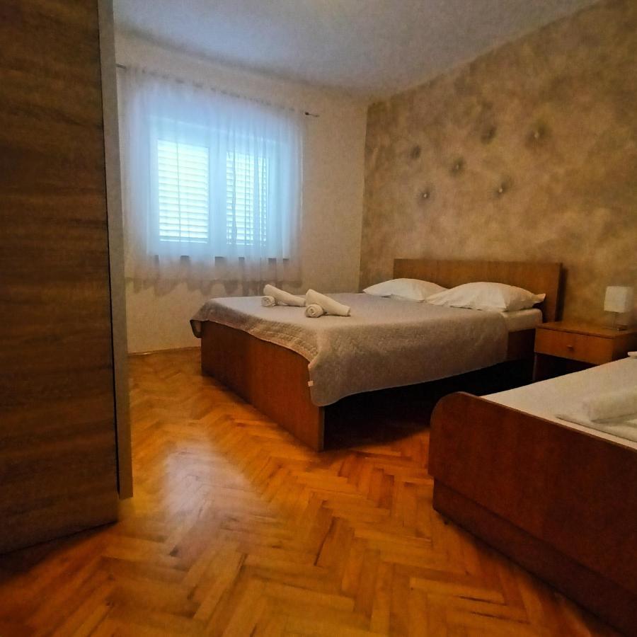 Apartments Monika Omis Exterior photo